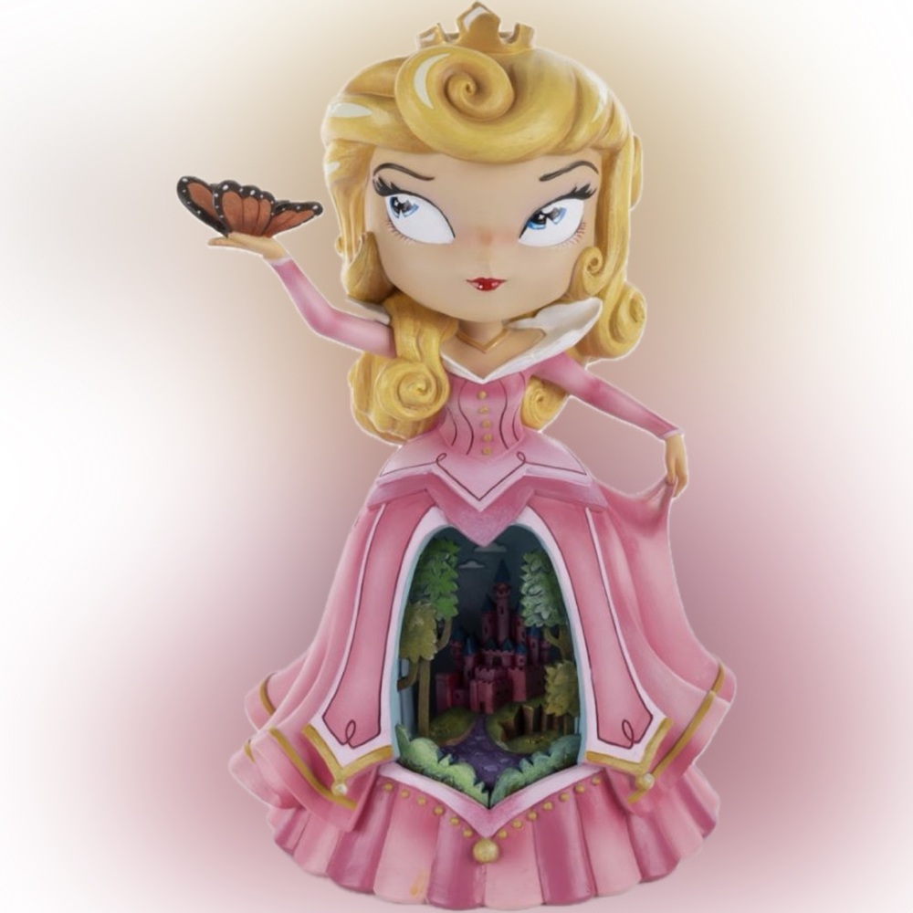 Disney Miss Mindy Sleeping Beauty Aurora figure